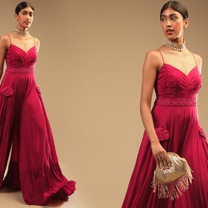 Trendy Outfits To Make Your Personality Shine In Pre-Wedding Shoot Photos