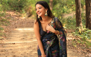 How to Mix and Match Silk Designer Sarees with Blouse