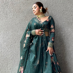 Lehenga Styles Are A ‘Blessing In Disguise’ To Look Tall & Slim