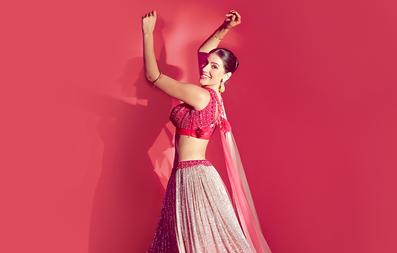 Ethereal Elegance: 5 Must-Have Ombre Lehengas for the Wedding Season