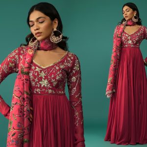 Patriotic Style 10 Traditional Dresses For 15th August