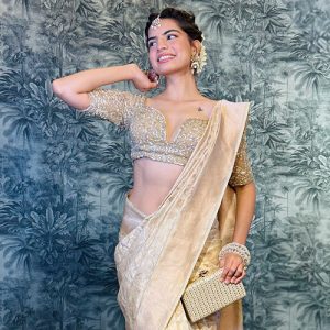 Creating Festive Charm: Onam Saree Blouse Ideas For A Vibrant Look
