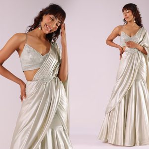 The Art of Draping: Contemporary Takes on Traditional Indian Wear