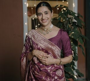 Paint The Town Red With Mesmerizing Outfits And Astounding Jewelry