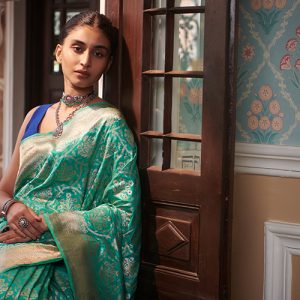 Weaving Dreams: The Artistry Behind Banarasi Silk Sarees Revealed!
