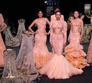 Peach Blossom: Add Freshness To Your Summer Wedding Wardrobe