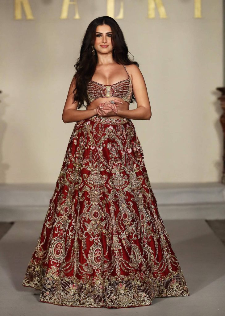 Red Raw Silk Bridal Lehenga With Heavy Embroidery